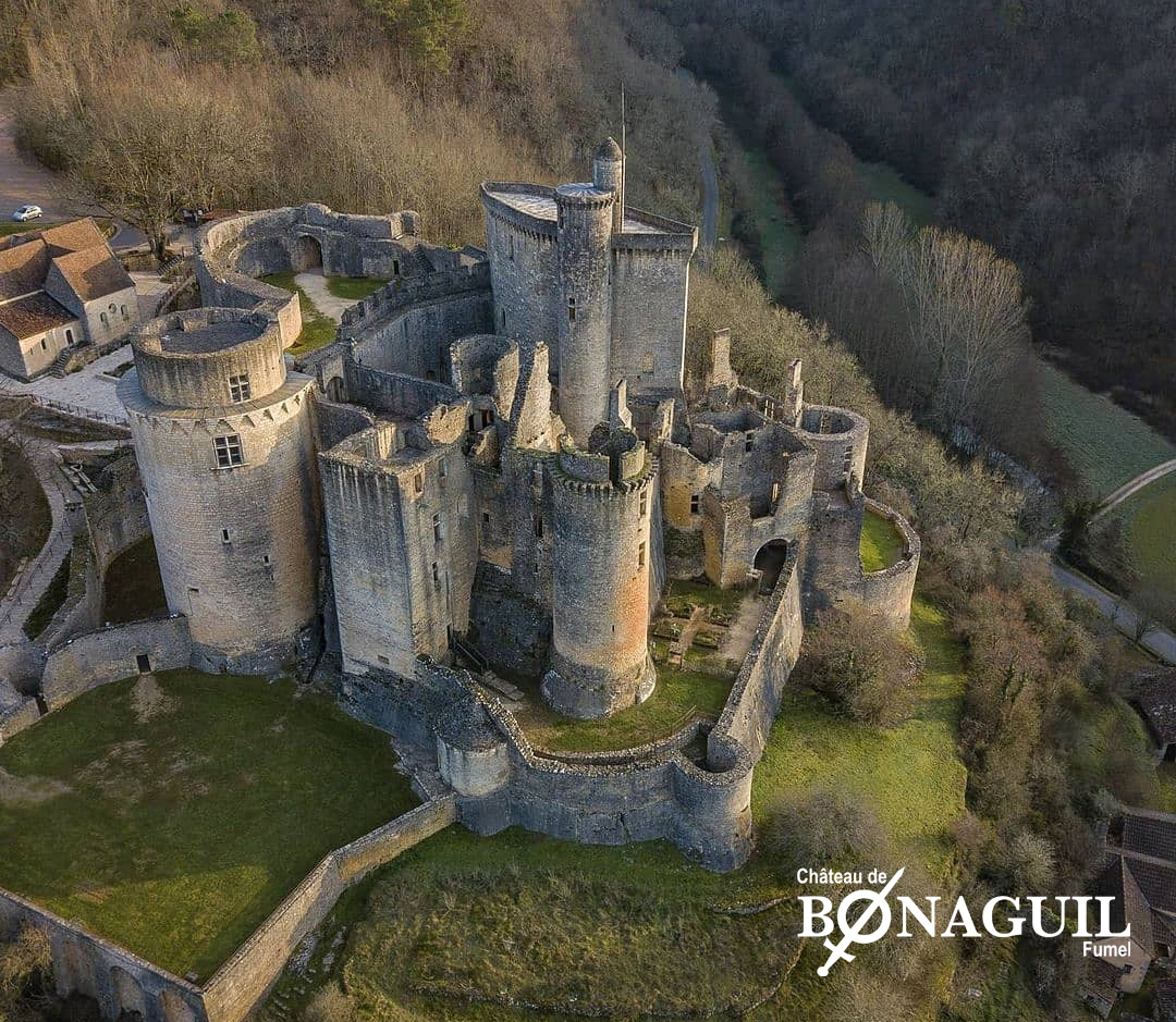 Le Château de Bonaguil parmi les plus beaux Châteaux forts